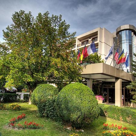 Hotel Dumbrava Bacău Екстериор снимка